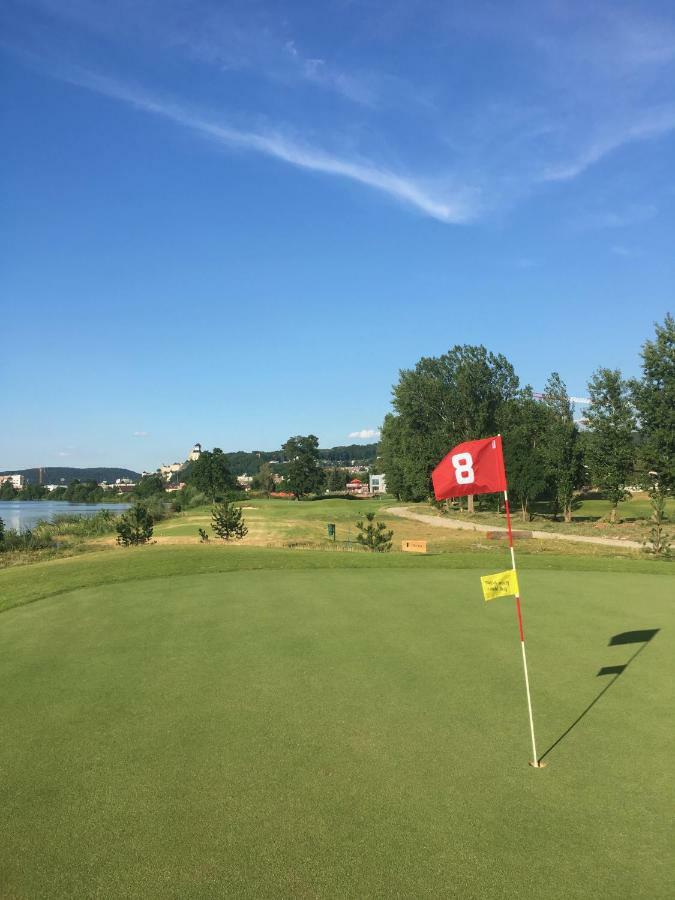 Greenbay Golf Apartments Trencin Bagian luar foto