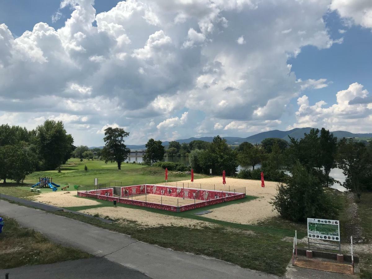 Greenbay Golf Apartments Trencin Bagian luar foto
