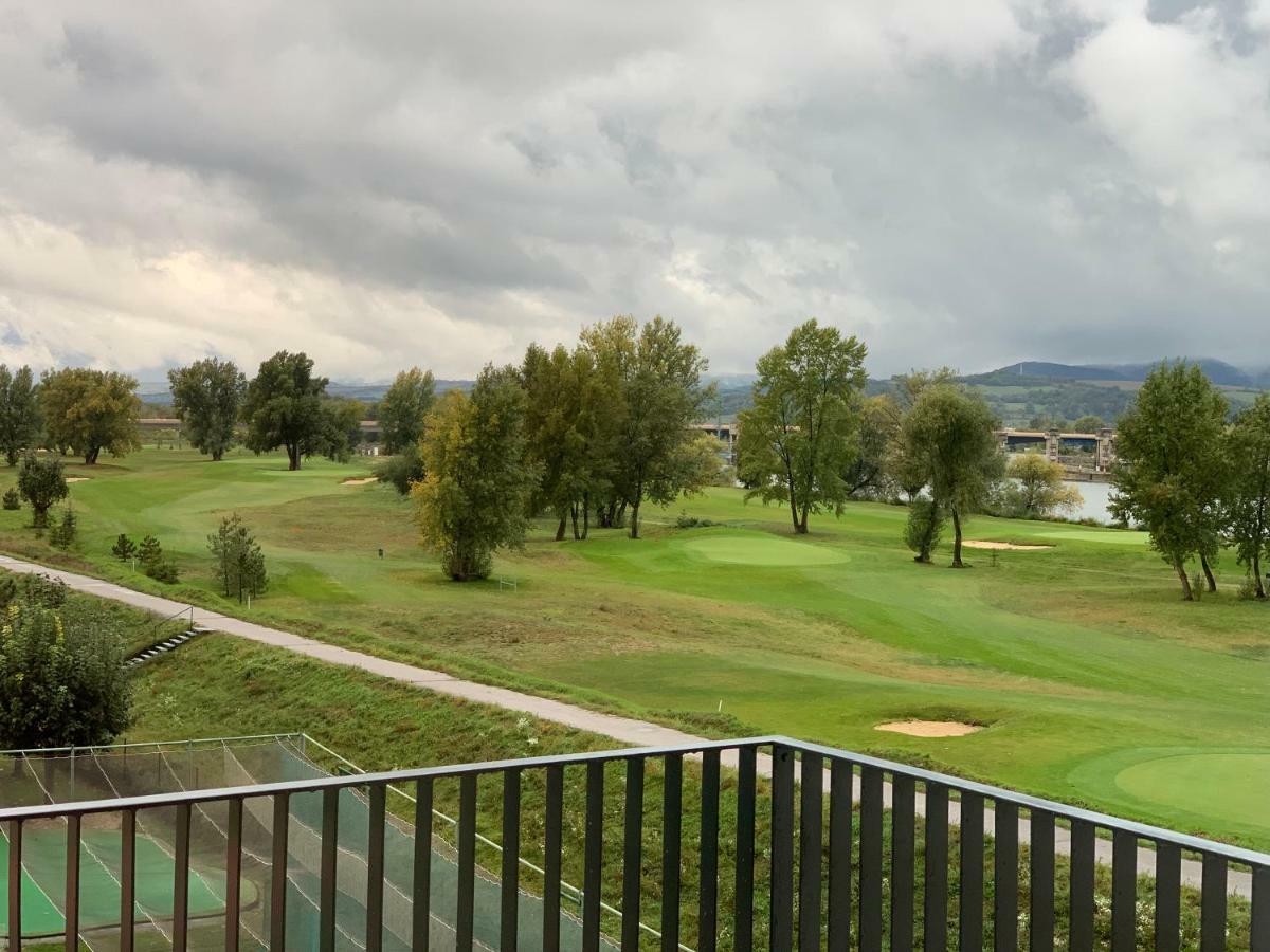 Greenbay Golf Apartments Trencin Bagian luar foto