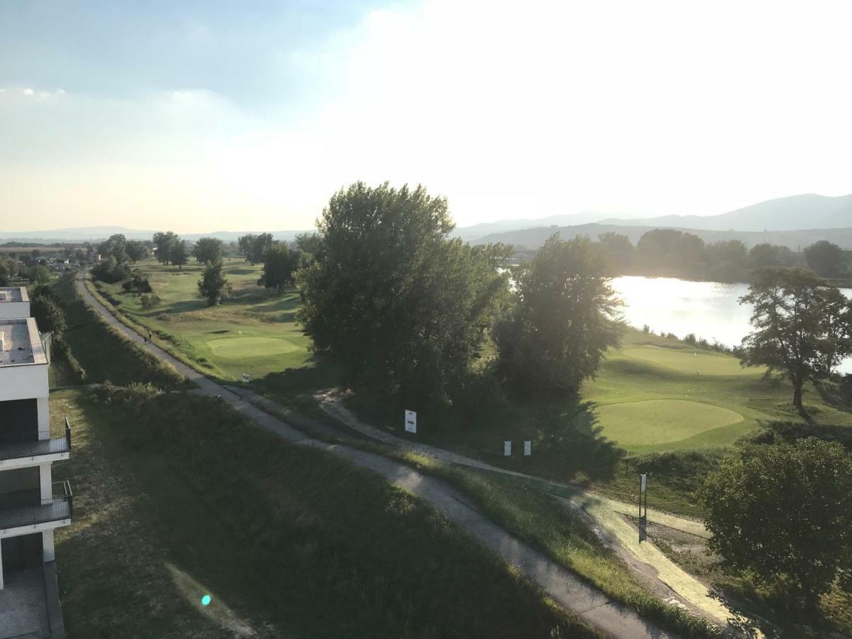 Greenbay Golf Apartments Trencin Bagian luar foto